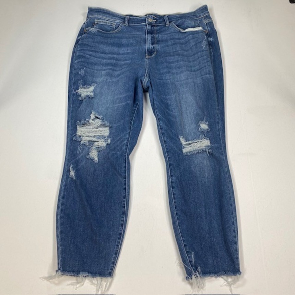 Judy Blue Relaxed Fit Distressed Raw Hem Jeans Blue 18W JB82306MD-PL High Rise